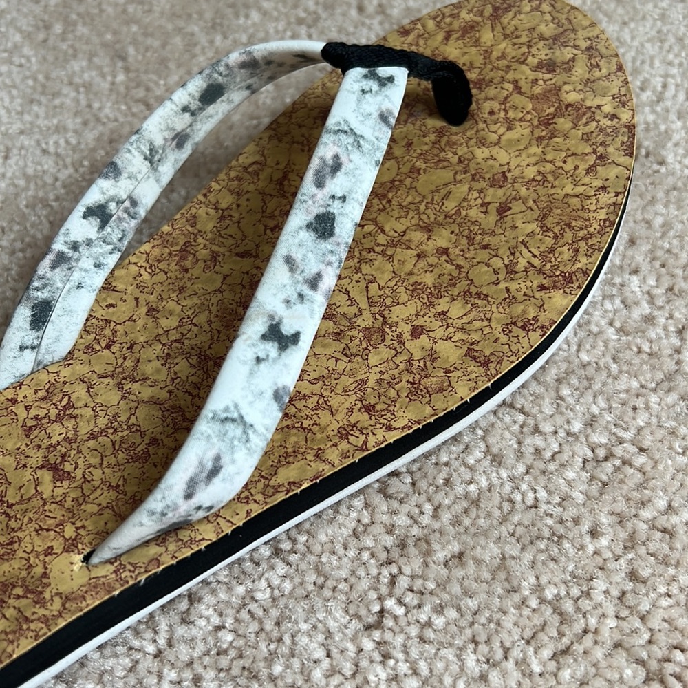 SO Flip Flops - Picture 7 of 7
